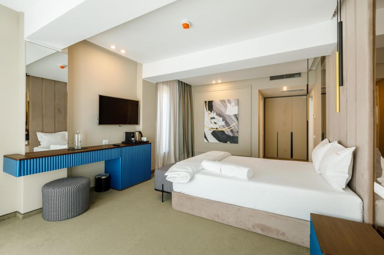 Onal Boutique Hotelier Mamaia Exterior photo